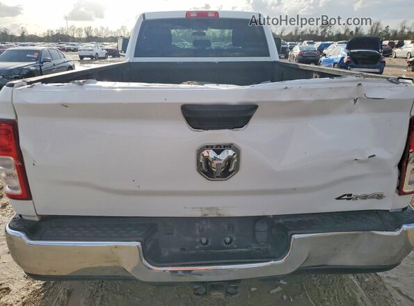 3C63RRGL0NG338337 2022 RAM 3500 White Rear seats view