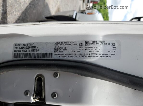 3C63RRGL5NG339614 2022 RAM 3500 White Vista del compartimento del motor