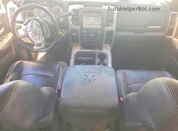 3C63RRJL3HG560836 2017 RAM 3500 Silver Vista del salpicadero