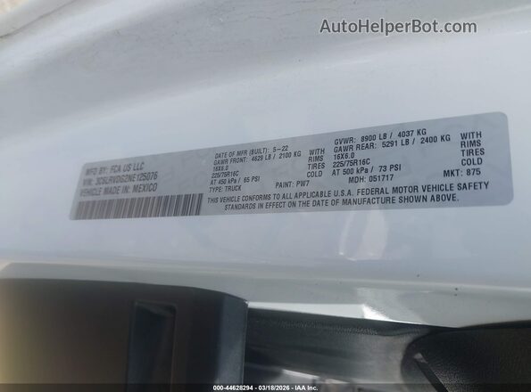 3C6LRVDG2NE125076 2022 RAM PROMASTER 2500 White Vista del compartimento del motor