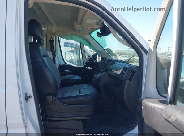 3C6LRVDG4NE119974 2022 RAM PROMASTER 2500 White Vista interior delantera
