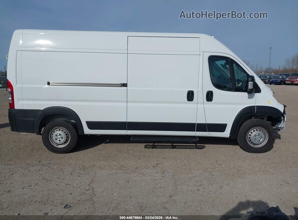 3C6LRVDG9SE554906 2025 RAM PROMASTER 2500 White უკანა სალონის ხედი