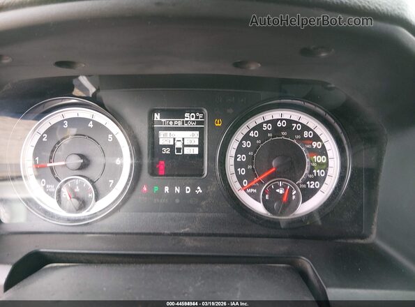 3C6RR7KG2MG647007 2021 RAM 1500 CLASSIC Gray Widok tylnych siedzeń