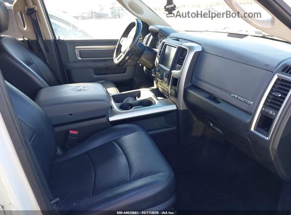 3C6RR7LT2GG181403 2016 RAM 1500 Белый Вид салона спереди