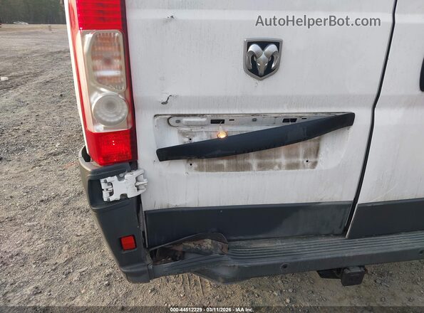 3C6TRVCG2JE117474 2018 RAM PROMASTER 2500 Белый Вид спереди