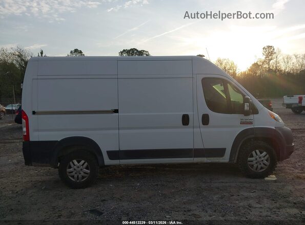3C6TRVCG2JE117474 2018 RAM PROMASTER 2500 Белый Вид задней части салона