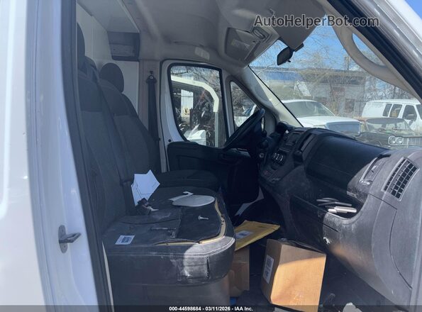 3C6TRVDG2HE550141 2017 RAM PROMASTER 2500  Вид салона спереди