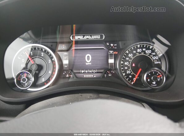 3C6UR5CL2NG393018 2022 RAM 2500 Gray Widok tylnych siedzeń