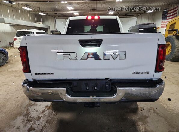 3C6UR5DJ1TG229771 2026 RAM 2500 Белый Вид сзади