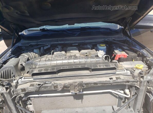 3C6UR5TL4NG372154 2022 RAM 2500 Black Rear interior view