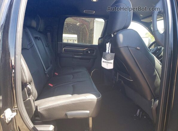 3C6UR5TL4NG372154 2022 RAM 2500 Black Rear seats view