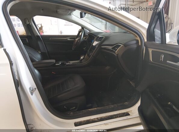 3FA6P0H99GR331815 2016 FORD FUSION Белый Вид салона спереди