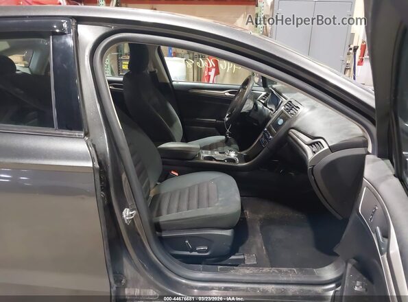 3FA6P0HD2HR393949 2017 FORD FUSION Серый Вид салона спереди