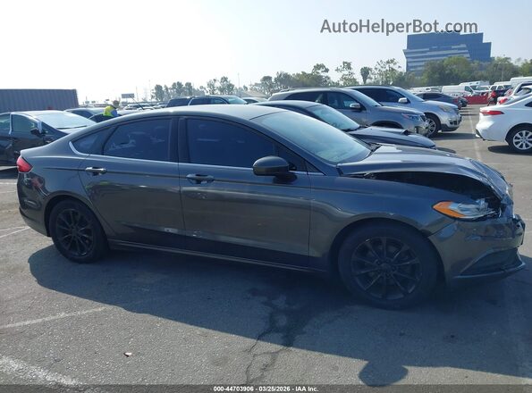 3FA6P0HD4HR373492 2017 FORD FUSION Gray Widok wnętrza z tyłu