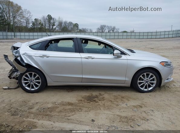 3FA6P0HD7HR283009 2017 FORD FUSION Silver Widok wnętrza z tyłu