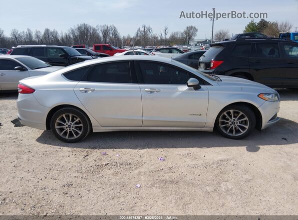 3FA6P0LU0HR381709 2017 FORD FUSION HYBRID Gray Вид задньої частини салону