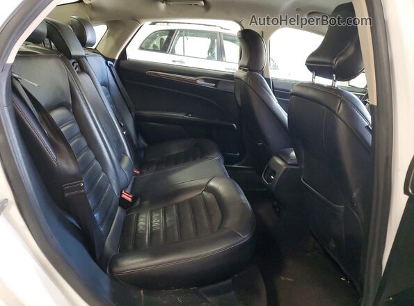 3FA6P0LU2HR254184 2017 FORD FUSION White Widok tylnych siedzeń
