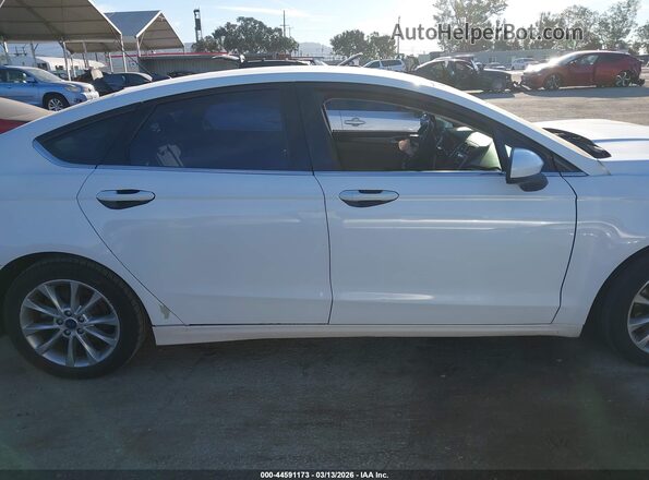 3FA6P0LU8HR250138 2017 FORD FUSION HYBRID White Սալոնի 360 աստիճան տեսք