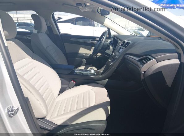 3FA6P0UU8JR254355 2018 FORD FUSION HYBRID Silver Вид салону спереду