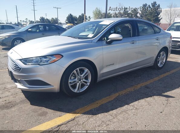 3FA6P0UU8JR254355 2018 FORD FUSION HYBRID Silver Передня ліва чверть