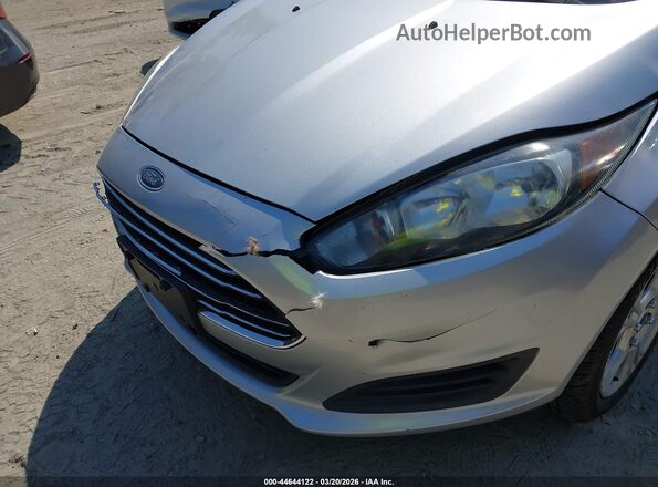 3FADP4EJ6GM155171 2016 FORD FIESTA Silver Widok z przodu