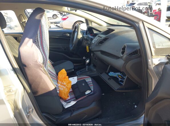 3FADP4TJ1GM172074 2016 FORD FIESTA Silver Вид салону спереду