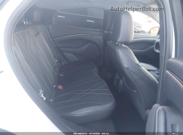 3FMTK1R44SMA10724 2025 FORD MUSTANG MACH-E White VIN კოდის სტიკერის ხედი
