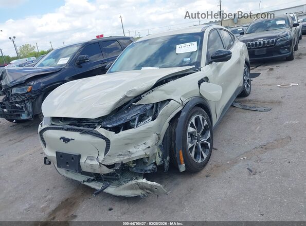 3FMTK1R48SMA16056 2025 FORD MUSTANG MACH-E Cream Widok z przodu
