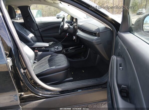 3FMTK1RM0NMA07811 2022 FORD MUSTANG MACH-E Black Front interior view