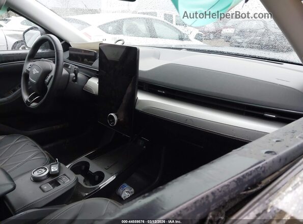 3FMTK1RM4PMA36134 2023 FORD MUSTANG MACH-E Black Front interior view