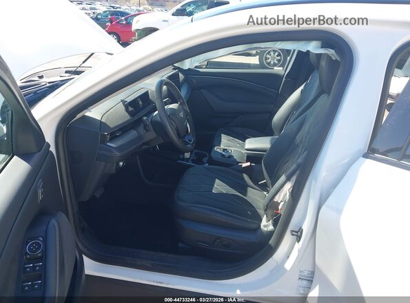 3FMTK1SSXMMA25269 2021 FORD MUSTANG MACH-E White Front interior view