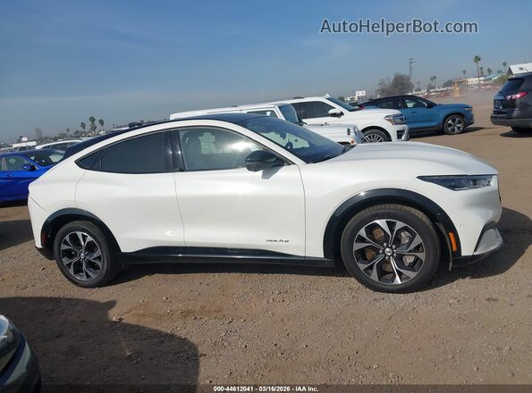3FMTK3RM0MMA56808 2021 FORD MUSTANG MACH-E PREMI Белый Вид задней части салона