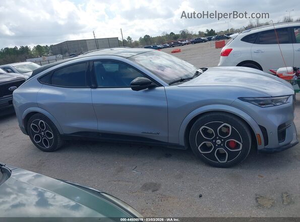 3FMTK4SE1NMA52082 2022 FORD MUSTANG MACH-E Light Blue Вид задньої частини салону