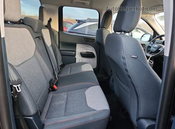 3FTTW8J91RRA30256 2024 FORD MAVERICK Black Widok tylnych siedzeń