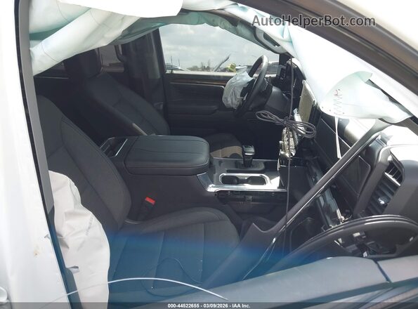 3GCUDFE86PG335079 2023 CHEVROLET SILVERADO White Widok wnętrza z przodu