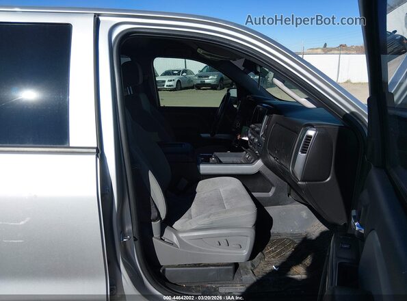 3GCUKREC7JG615161 2018 CHEVROLET SILVERADO Silver Widok wnętrza z przodu