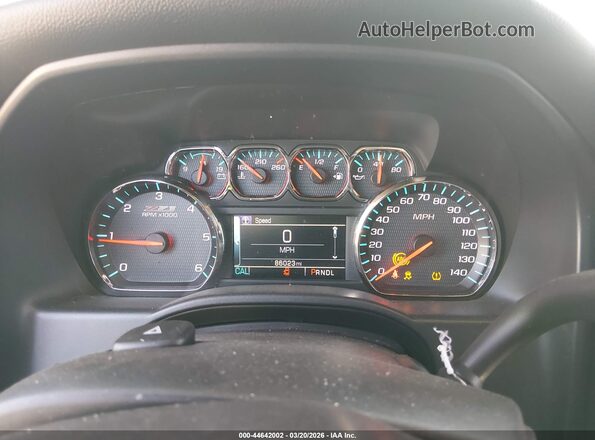 3GCUKREC7JG615161 2018 CHEVROLET SILVERADO Silver Widok tylnych siedzeń