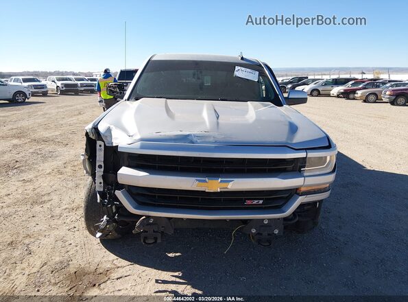 3GCUKREC7JG615161 2018 CHEVROLET SILVERADO Silver Widok zestawu wskaźników