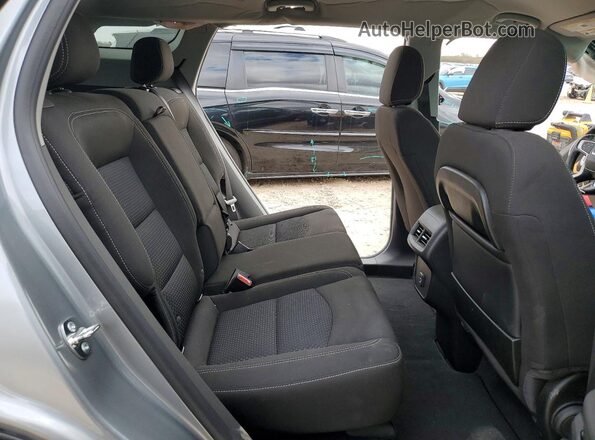 3GKALMEGXRL385595 2024 GMC TERRAIN Silver Widok wnętrza z tyłu