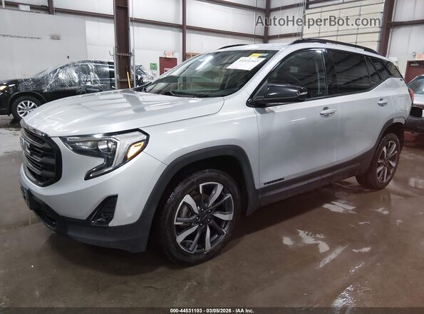 3GKALVEV0ML345877 2021 GMC TERRAIN Gray Vista tres cuartos delantera izquierda