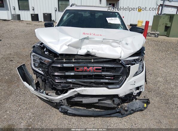 3GKALYEG2RL129183 2024 GMC TERRAIN Белый Вид сзади