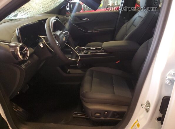 3GNAXPEG0TL169612 2026 CHEVROLET EQUINOX White წინა სალონის ხედი