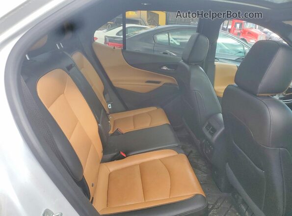 3GNAXXEV4MS142001 2021 CHEVROLET EQUINOX White Widok wnętrza z tyłu