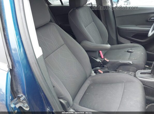 3GNCJLSB7LL341257 2020 CHEVROLET TRAX Синий Вид салона спереди