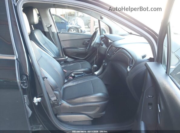 3GNCJLSB8HL210412 2017 CHEVROLET TRAX Черный Вид салона спереди