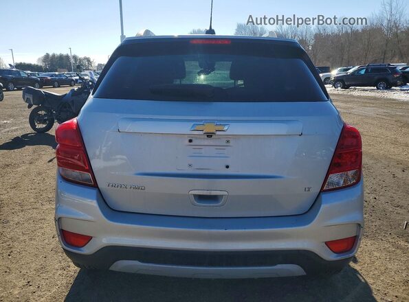 3GNCJPSB0JL227640 2018 CHEVROLET TRAX Silver უკანა ხედი