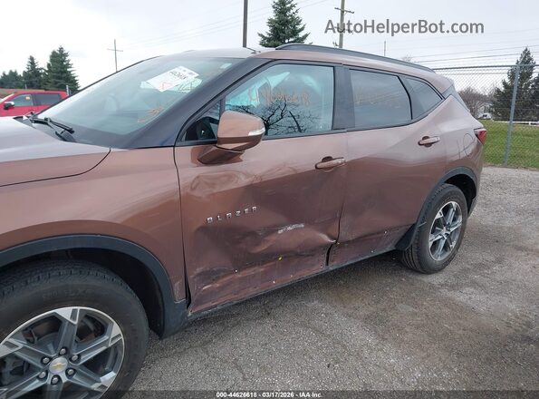 3GNKBDR42RS169353 2024 CHEVROLET BLAZER Brown Вид спереду