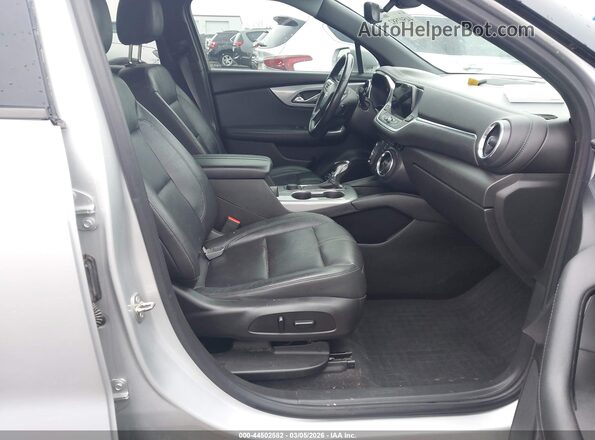 3GNKBDRS4LS536680 2020 CHEVROLET BLAZER Silver Vista interior delantera