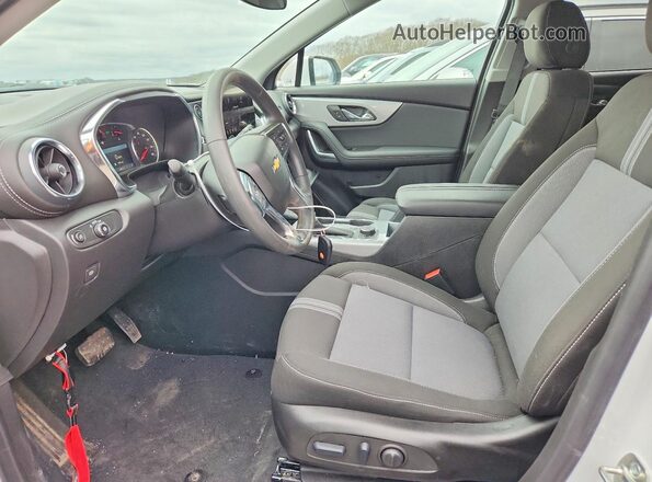 3GNKBHR40TS141050 2026 CHEVROLET BLAZER White წინა სალონის ხედი