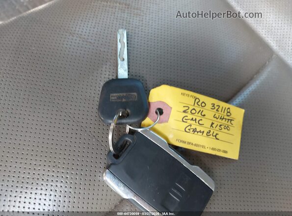 3GTU2NEC6GG296210 2016 GMC SIERRA Белый Вид панели приборов